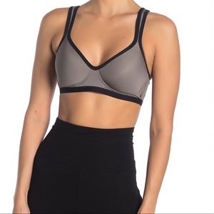 NWT NATORI Yogi Sports Bra